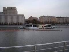 ДБР-481 у Фрунзенской набережной Москва-река (фото: Андрей Максимов)