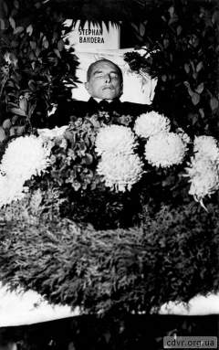 «Героическая» смерть Бандеры заставила о нём вспомнить, сделала предметом поклонения среди эмигрантов-соратников и зарубежных антикоммунистов