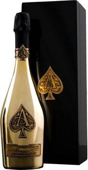 Шампанское Armand de Brignac стоимостью 500 евро за бутылку. Приобрел дополнительную известность благодаря российским футболистам в Монако