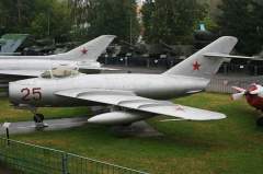 МиГ-17
(фото: Wikimedia Commons/
Alan Wilson)