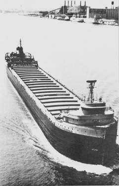 SS Edmund Fitzgerald на реке (фото: Wikimedia Commons)