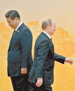 Китай и Россия – добрые соседи. Однако Китай и США 
с 2013 года находятся в сговоре.
фото: Михаил Метцель/ТАСС