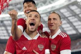 Adidas представил новый комплект формы для сборной России