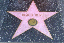 Альбому «Pet Sounds»и песне «Good Vibrations» солнечных поклонников серфинга The Beach Boys исполняется 55!