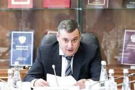 Александр Хинштейн раскритиковал мэра Пензы Басенко за слова о «некрополях СВО» на зданиях школ