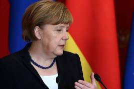 Ангела Меркель призвала к диалогу с Россией