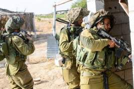 Армия обороны Израиля провела рейды в школах на западе Газы