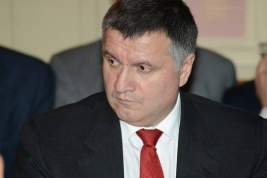 Аваков заявил, что на переговорах в Париже у Суркова «сдали нервы»