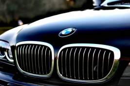 BMW рассекретила серийный электрокроссовер iX