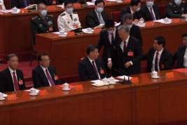 Бывший лидер Китая Ху Цзиньтао был задержан прямо на закрытии съезда компартии КНР