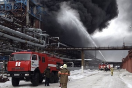 Четыре человека пострадали при взрыве на заводе в Ленинградской области