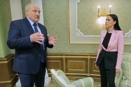 «Чо за баба?» - Лена Миро заинтересовалась «женщиной в дверях» в доме у Лукашенко