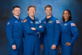 Crew Dragon с российским космонавтом в составе экипажа стартовал к МКС после четырёх переносов запуска