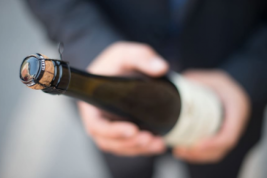 Депутаты Госдумы предложили писать на бутылках со спиртным «Алкоголь вам враг!»
