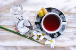 Диетолог предупредила о вреде частого употребления сладкого чая