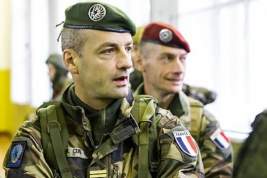 Франция отправит военных и танки к российской границе