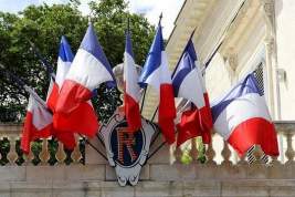 Глава Минфина Франции призвал компании строго соблюдать санкции против России