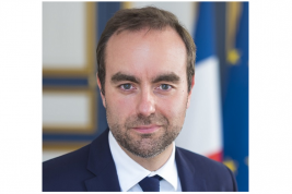 Глава Минобороны Франции заявил о поддержании контактов с коллегами из России