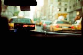 Госдума приняла регулирующий работу такси закон