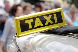 Госдума приняла закон о запрете водителям с судимостью работать таксистами