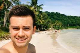 Индонезия депортировала российского блогера за запрещенную вечеринку на Бали