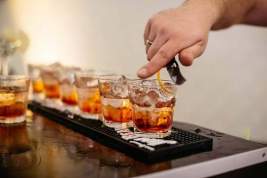 Иностранные алкогольные бренды признались в отсутствии контроля над поставками в Россию