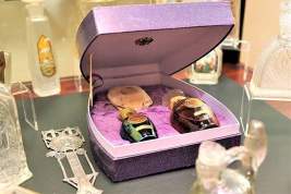 Историю и достижения российского парфюмерного искусства представят на выставке в Музее Гаража особого назначения на ВДНХ