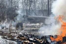 Из-за пожара на складах с порохом для двух сел в Свердловской области возникла угроза