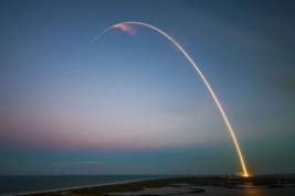 Компания SpaceX запустила ракету-носитель с 54 спутниками