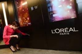 Компанию L'Oreal оштрафовали на сотни тысяч евро за промышленный шпионаж