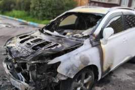 Красноярец сжег Lexus, водитель которого месяц назад не уступил ему дорогу на «зебре»