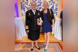 Мария Захарова прокомментировала пикантное фото американского трансгендерного адмирала