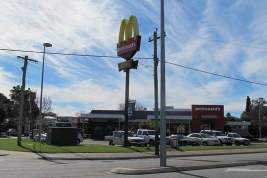 McDonald's приостановит работу своих ресторанов в Казахстане