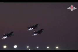 Минобороны показало новые кадры взлета в Абу-Даби сопровождавших борт Владимира Путина Су-35