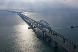Минтранс сообщил о перерывах в движении автомобилей по Крымскому мосту