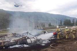 На Алтае упал и загорелся вертолет с туристами: есть жертвы и пострадавшие