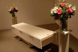 На курганском кладбище похоронили брошенные в гробах трупы