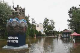 На российском юге вновь бушует непогода: в Сочи закрыли пляжи, Анапу и Керчь за ночь затопило
