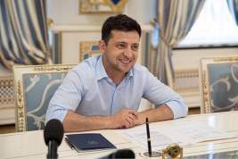На Украине депутаты предложили обеспечить Зеленского памперсами
