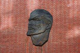 На Украине снесён последний памятник Ленину