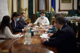 На закрытом заседании украинского Совбеза обсудят утечку о визите Зеленского в Эмираты и «большую войну» на Донбассе