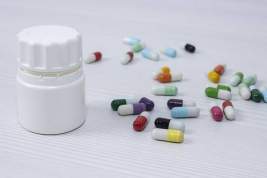 Названы восемь эффективных противовирусных препаратов против омикрона