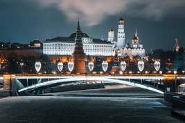 Новогодние автобусные экскурсии организуют в Москве для детей участников СВО из регионов России