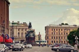 Около 80 процентов россиян назвали повышение зарплаты главным поводом для переезда в другой город
