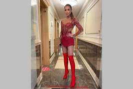 Ольга Бузова в «костюме стриптизёрши» выступила в Кремле