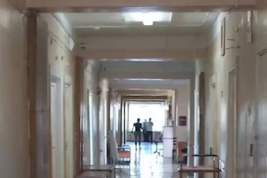 Пациенты больницы в Таганроге пожаловались на здание в аварийном состоянии и антисанитарные условия
