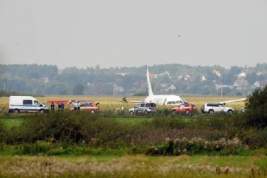 Пассажиры севшего в кукурузное поле самолета обратились к пилотам
