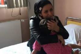 Первую встречу искалеченной девочки из Ингушетии с мамой сняли на видео