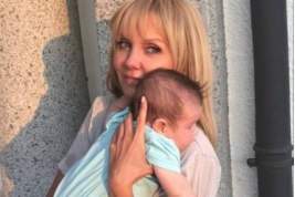 Певица Валерия заинтриговала поклонников фотографией с ребенком