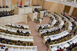 Почему новый парламент Санкт-Петербурга обойдется без оппозиции, и как будет «сбрасывать кожу» партия власти